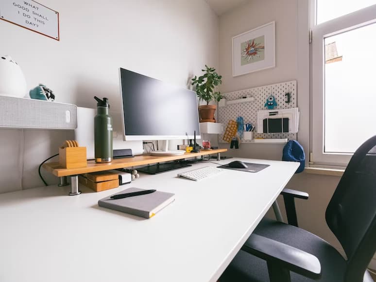 Zorganizuj swoje biurko jak profesjonalista – Odkryj zalety efektywnego organizera